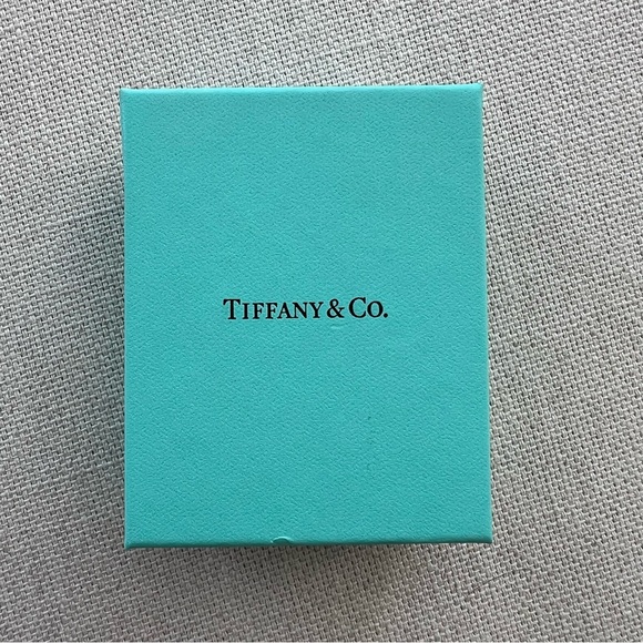 TIFFANY & CO. • Return to Tiffany™ 18K Yellow Gold Tag Tigers Eye Bead Bracelet - Picture 10 of 16